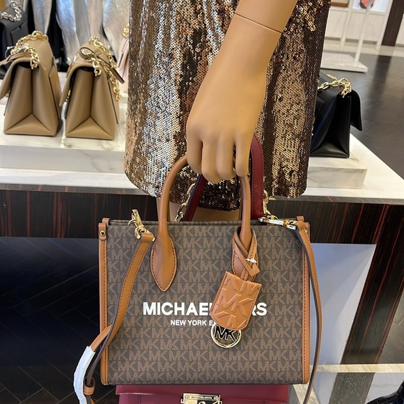 MICHAEL KORS
Mirella Small Logo Crossbody Bag
Brown 
NWT - Picture 2 of 16